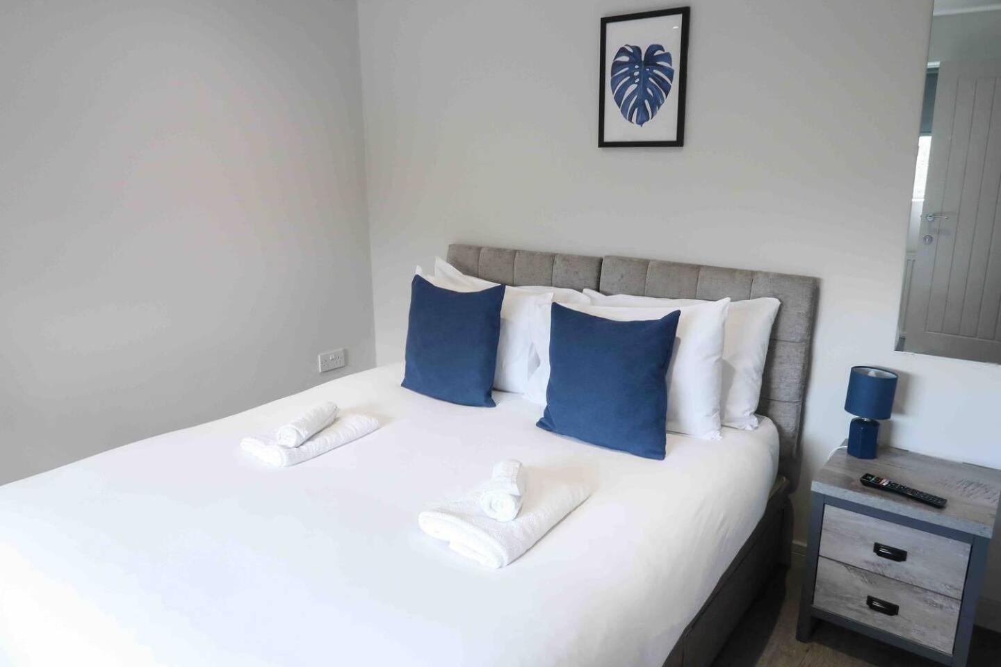 Newly Renovated 3 Bed 2 Bath Apartment & Parking Σέφιλντ Εξωτερικό φωτογραφία