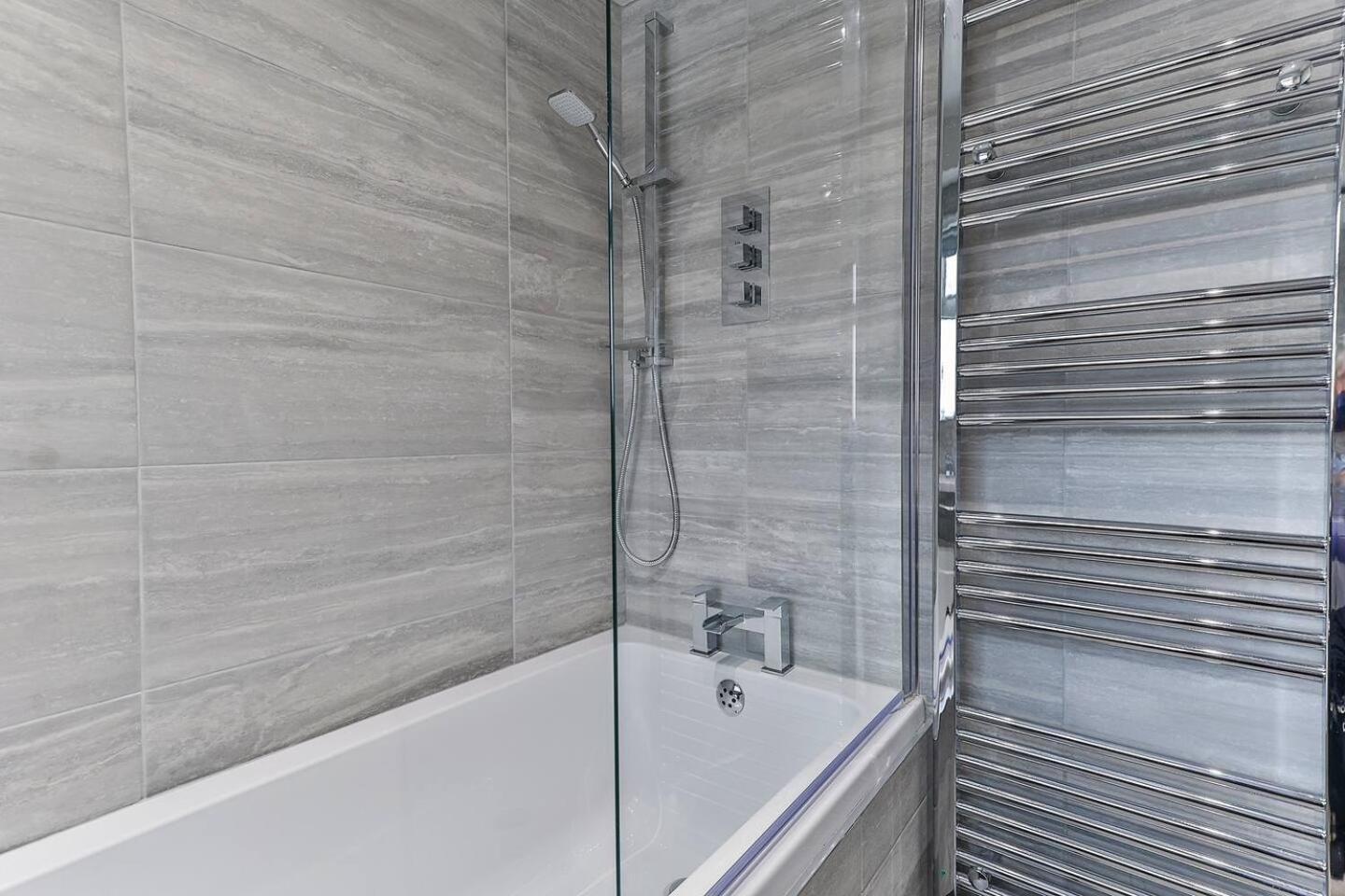 Newly Renovated 3 Bed 2 Bath Apartment & Parking Σέφιλντ Εξωτερικό φωτογραφία