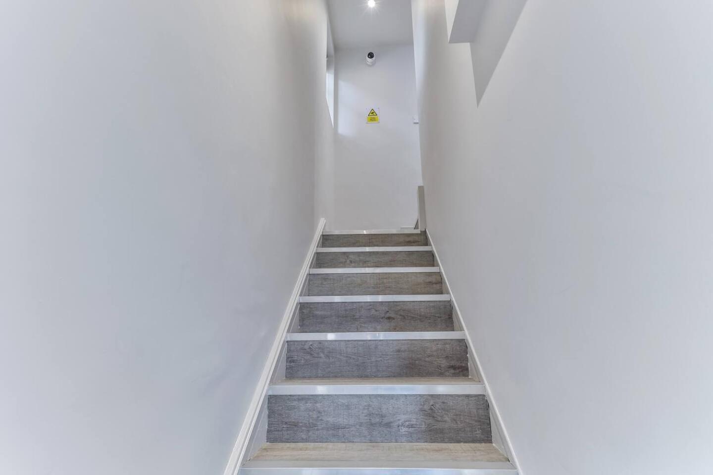 Newly Renovated 3 Bed 2 Bath Apartment & Parking Σέφιλντ Εξωτερικό φωτογραφία