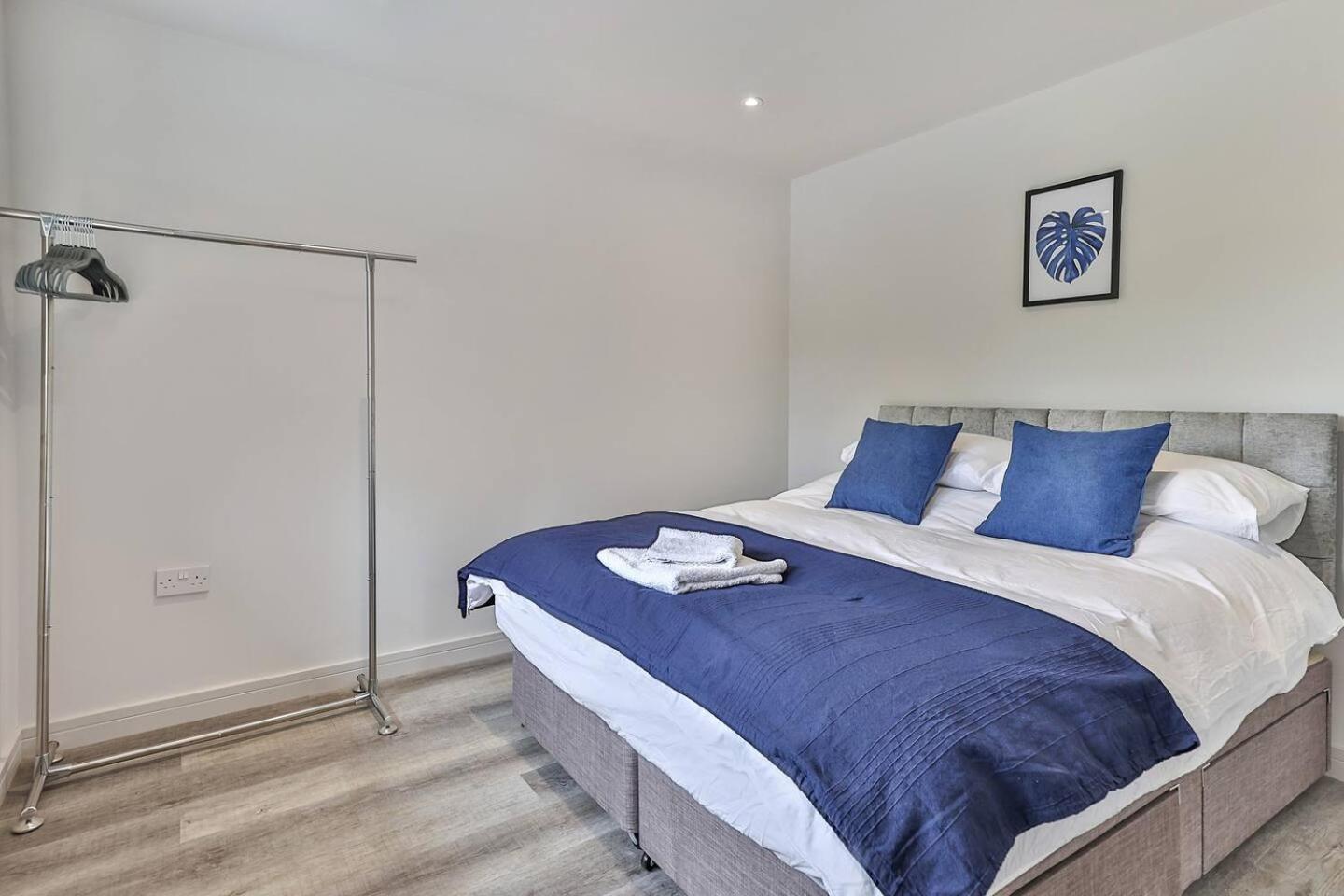 Newly Renovated 3 Bed 2 Bath Apartment & Parking Σέφιλντ Εξωτερικό φωτογραφία